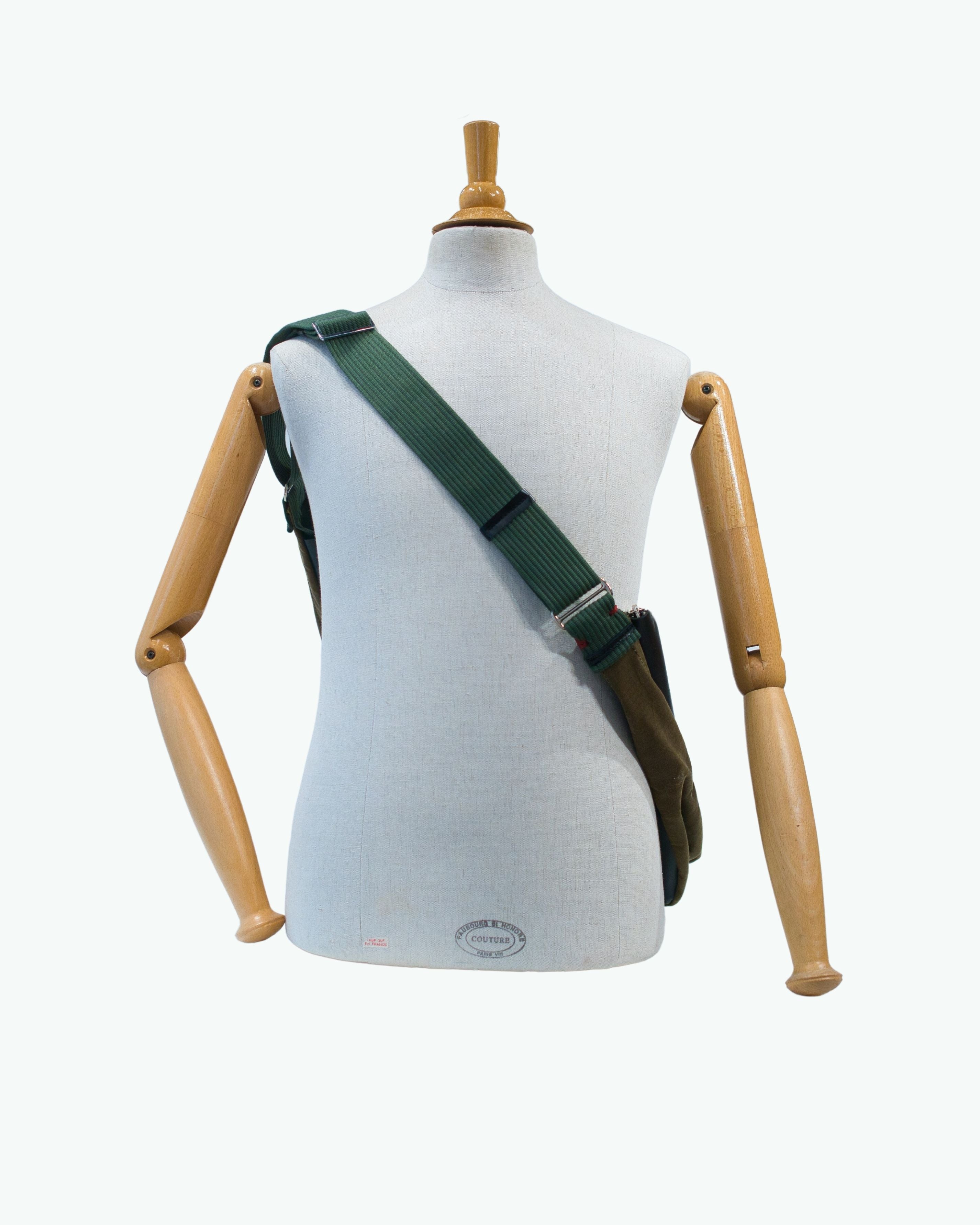 Half Moon Messenger | Travel Bag
